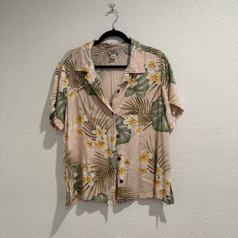 Floral Hawaiian Button Up 🌺
